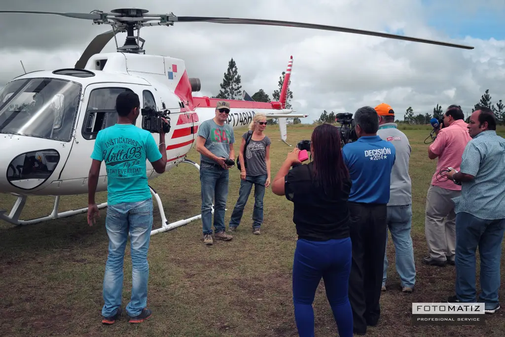 The Kremers arrival by helicopter to Boquete after a visit to the village of Alto Romero in Bocas del Torro
