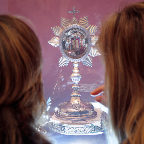 Viewing special Relics in an old royal monastery Viewing special Relics in an old royal monastery