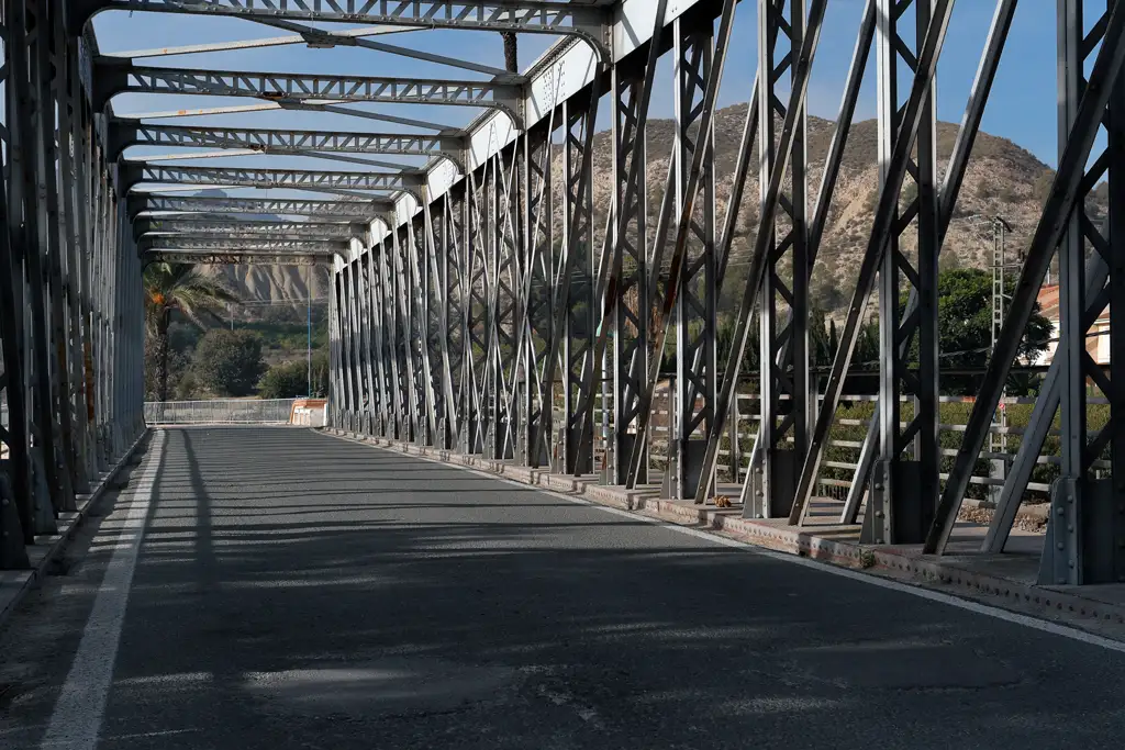The iron bridge over the Segura River